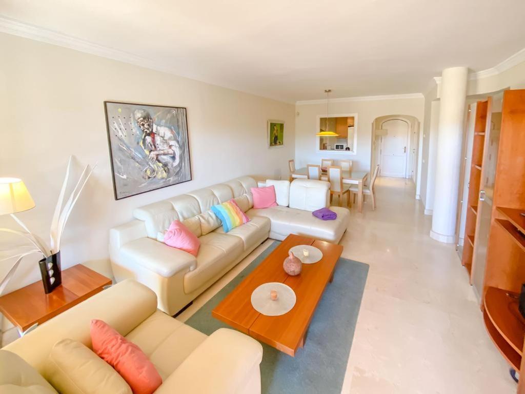Apartamento En Los Patios De Santa Maria Golf 마르베야 외부 사진