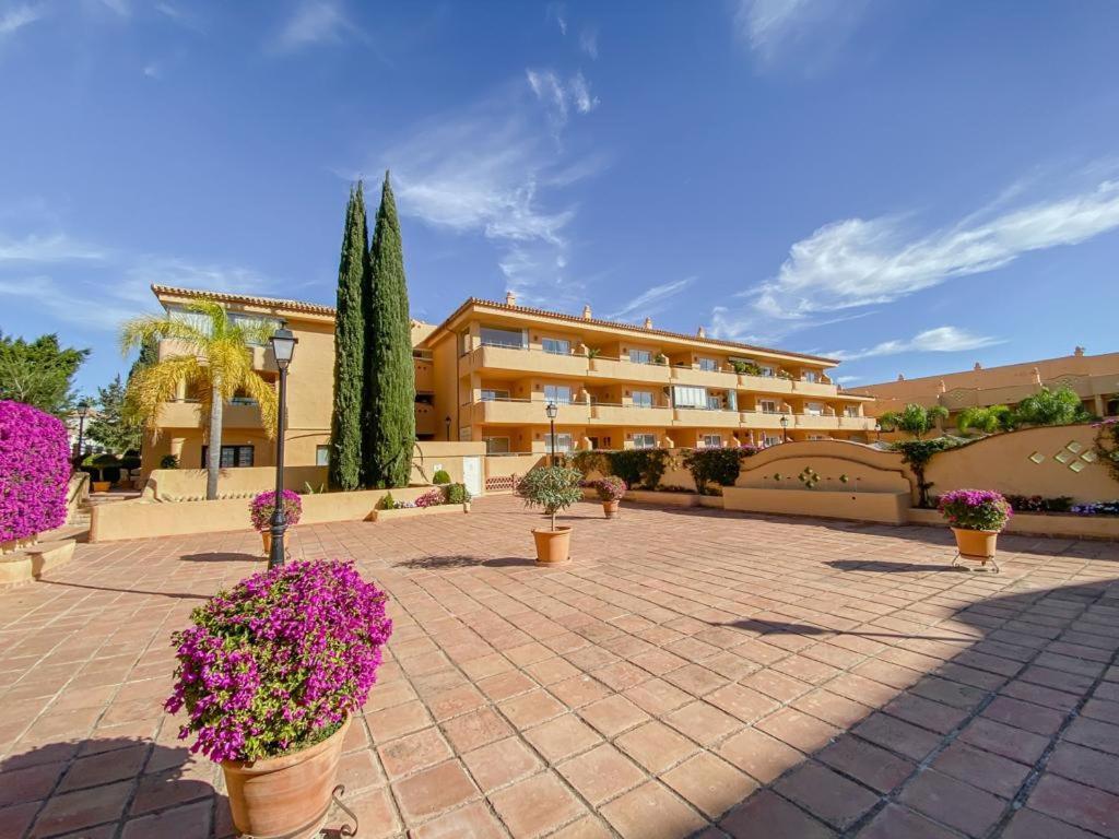 Apartamento En Los Patios De Santa Maria Golf 마르베야 외부 사진