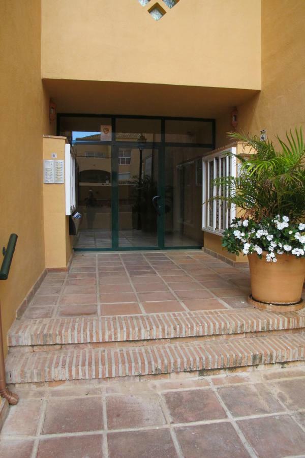 Apartamento En Los Patios De Santa Maria Golf 마르베야 외부 사진