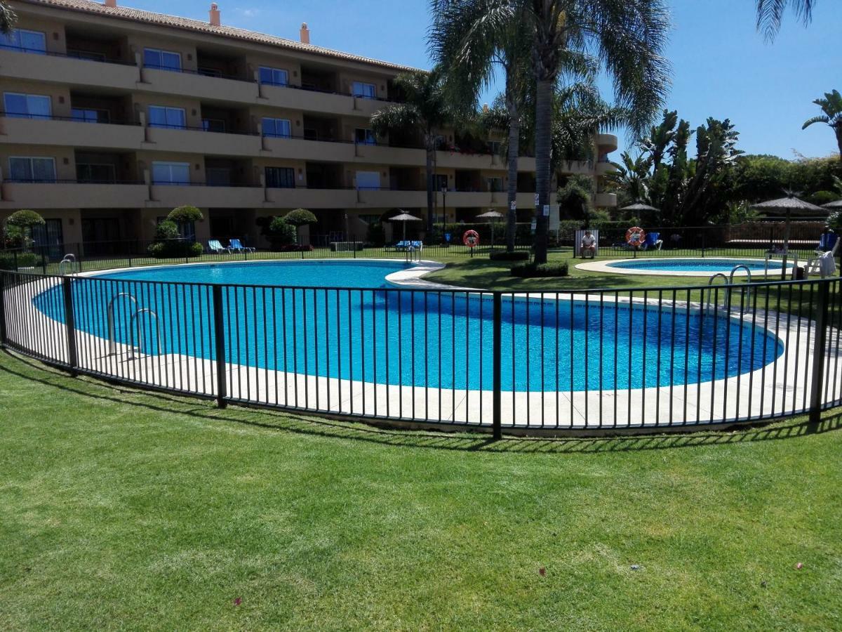 Apartamento En Los Patios De Santa Maria Golf 마르베야 외부 사진