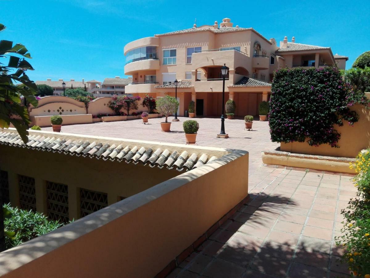 Apartamento En Los Patios De Santa Maria Golf 마르베야 외부 사진